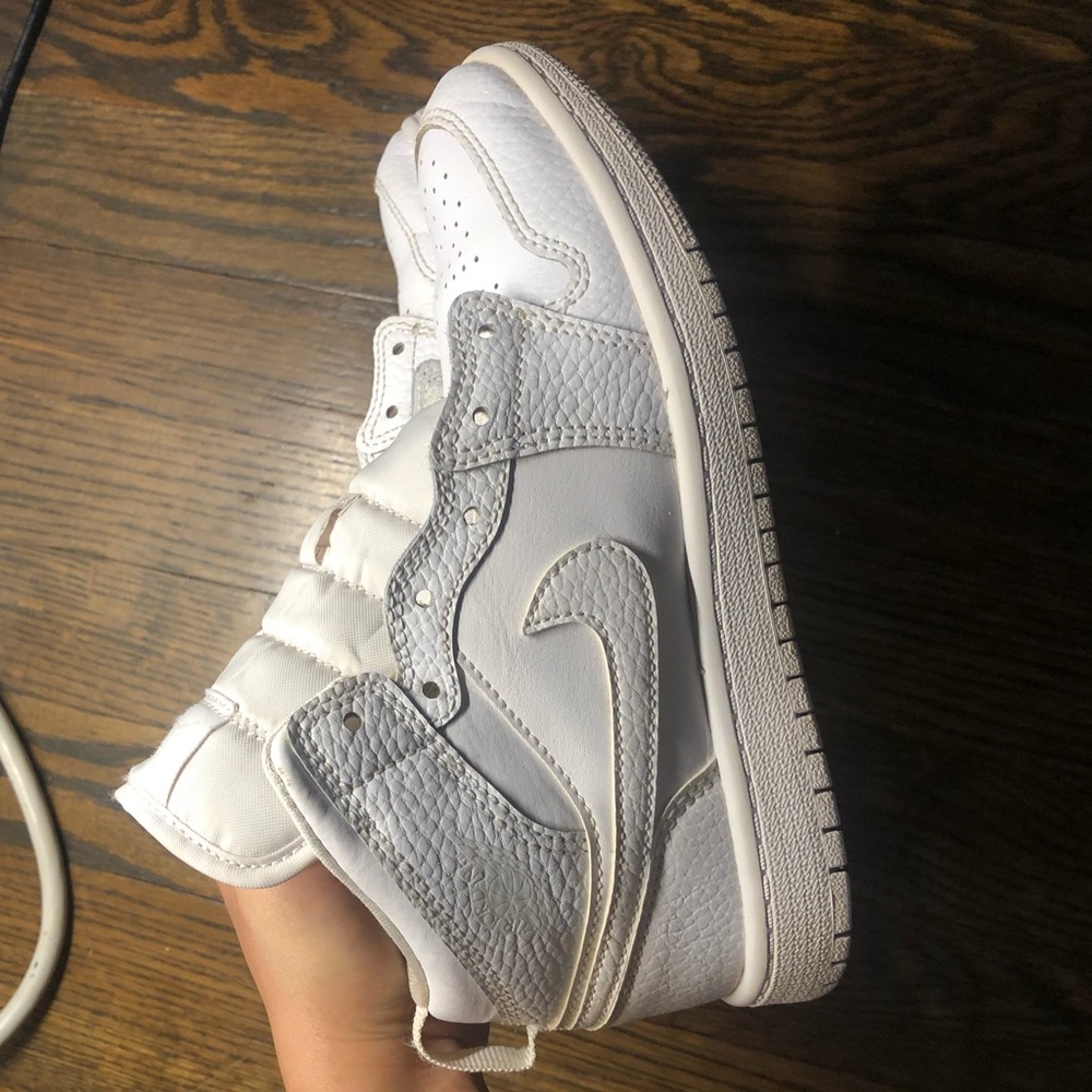 Air Jordan 1 Triple White
